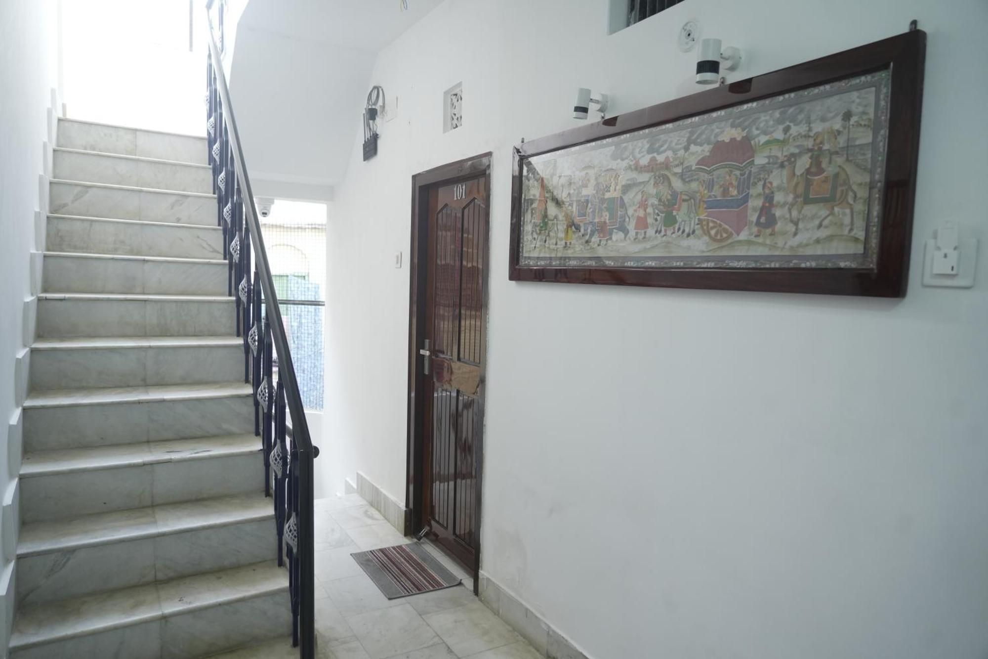 Varanasi Rest House Guest house *