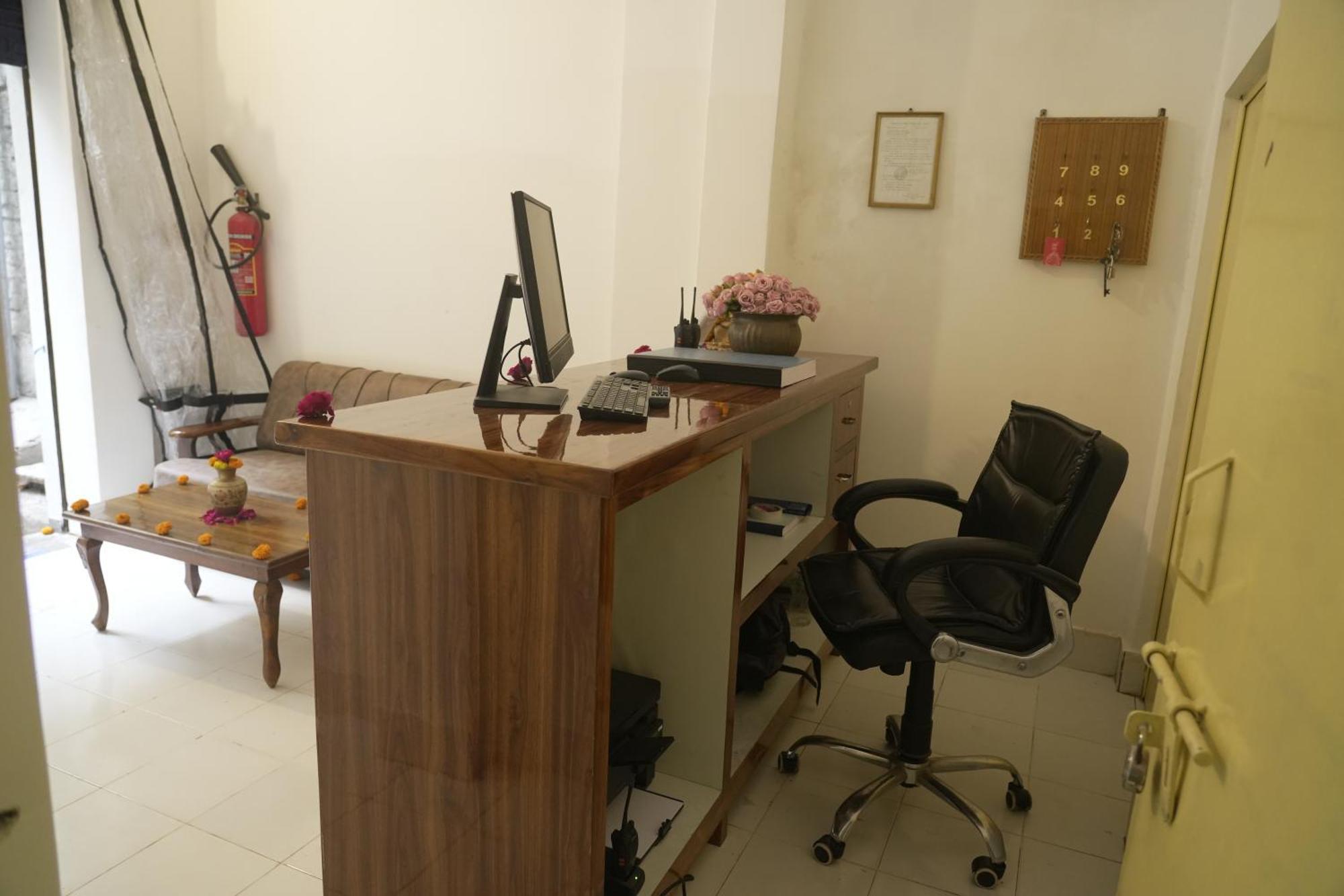 Varanasi Rest House * Varanasi