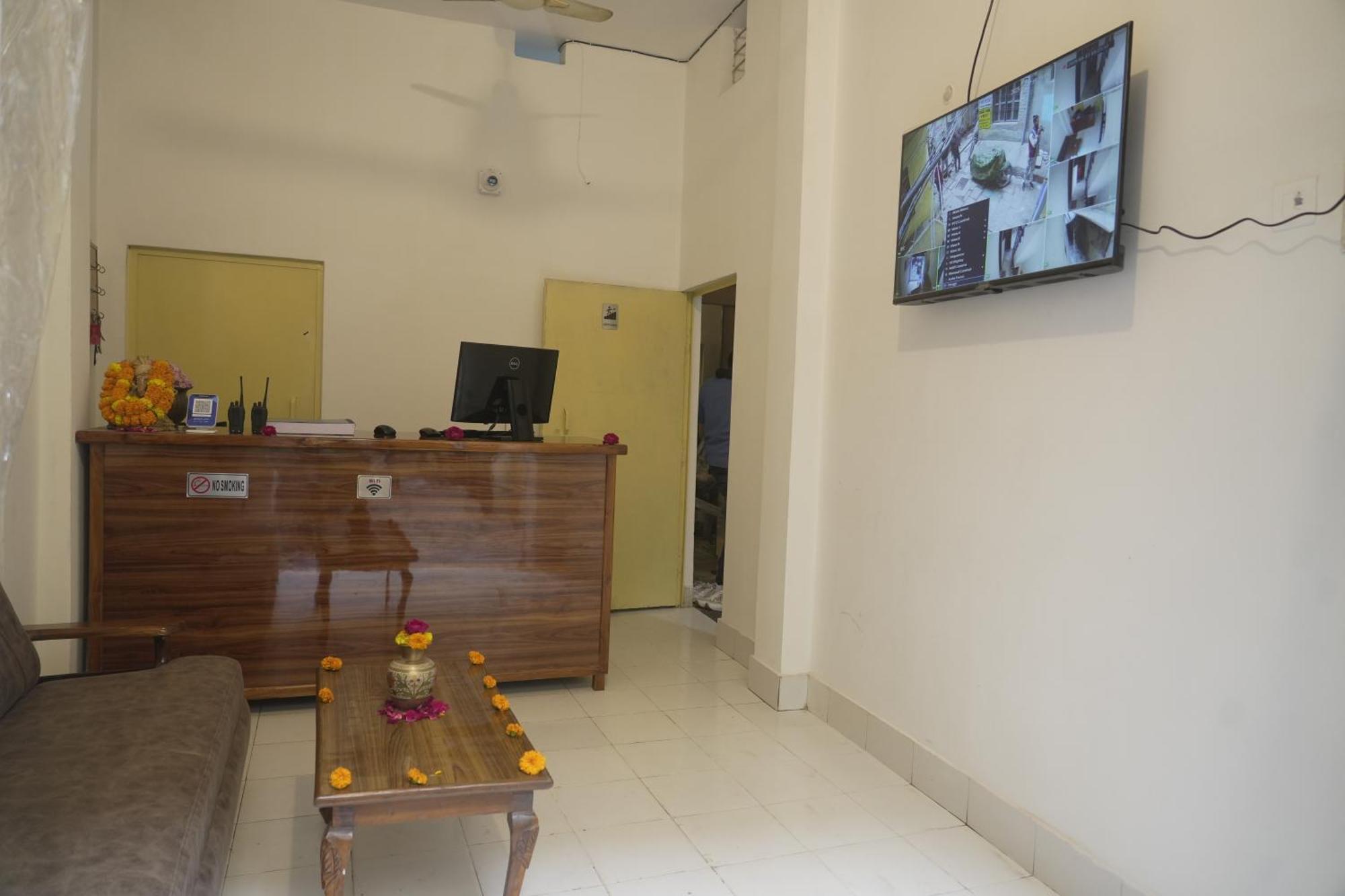 Varanasi Rest House Guest house *